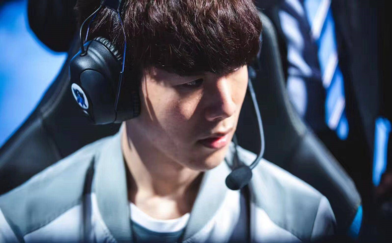 milkyway ：感谢乐言认可我的千珏，希望能跟他在野区里碰一碰